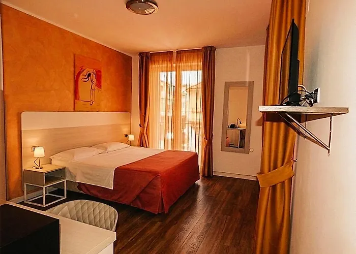 San Max Hotel